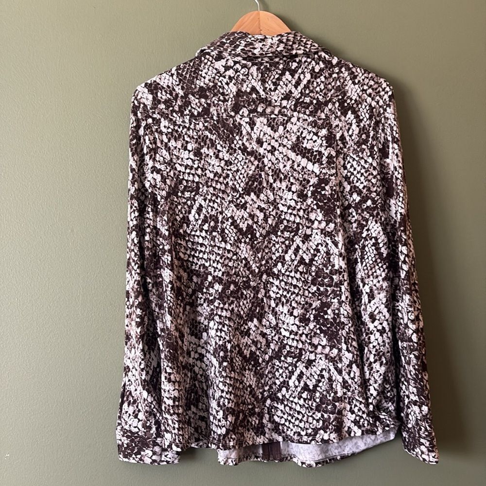 Belle by Kim Gravel TripleLuxe Knit Snake Print Utility Zip Sweater Sz L - Picture 7 of 7